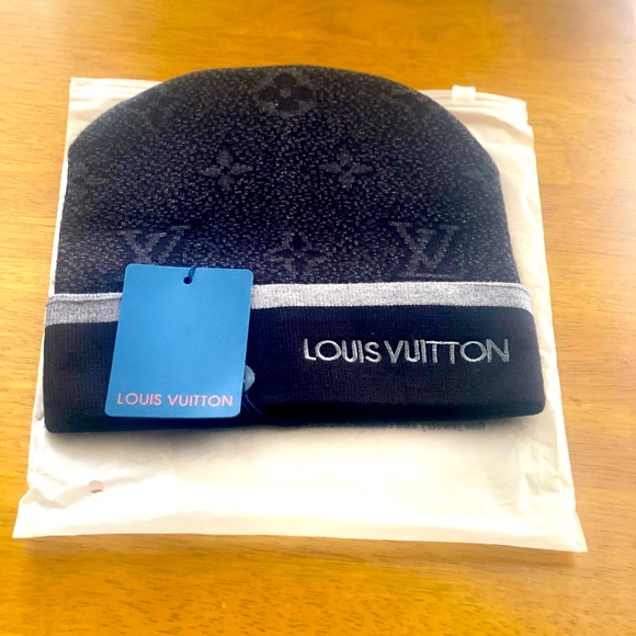 Lv monogram black and grey beanie.New - Picture 4 of 5